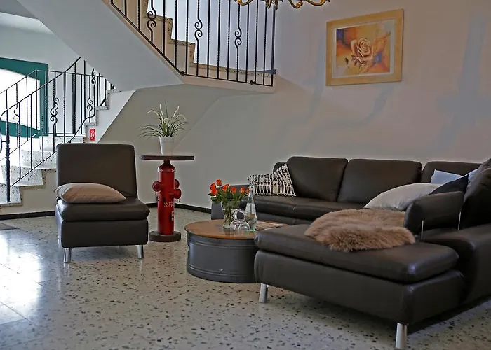 In Der Strassen Konukevi 3*